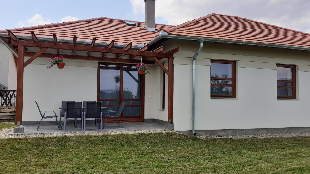 Ferienwohnung Bibic Apartman B Kapolnasnyek Exterior foto